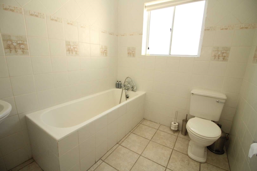 2 Bedroom Property for Sale in Sea Point Western Cape